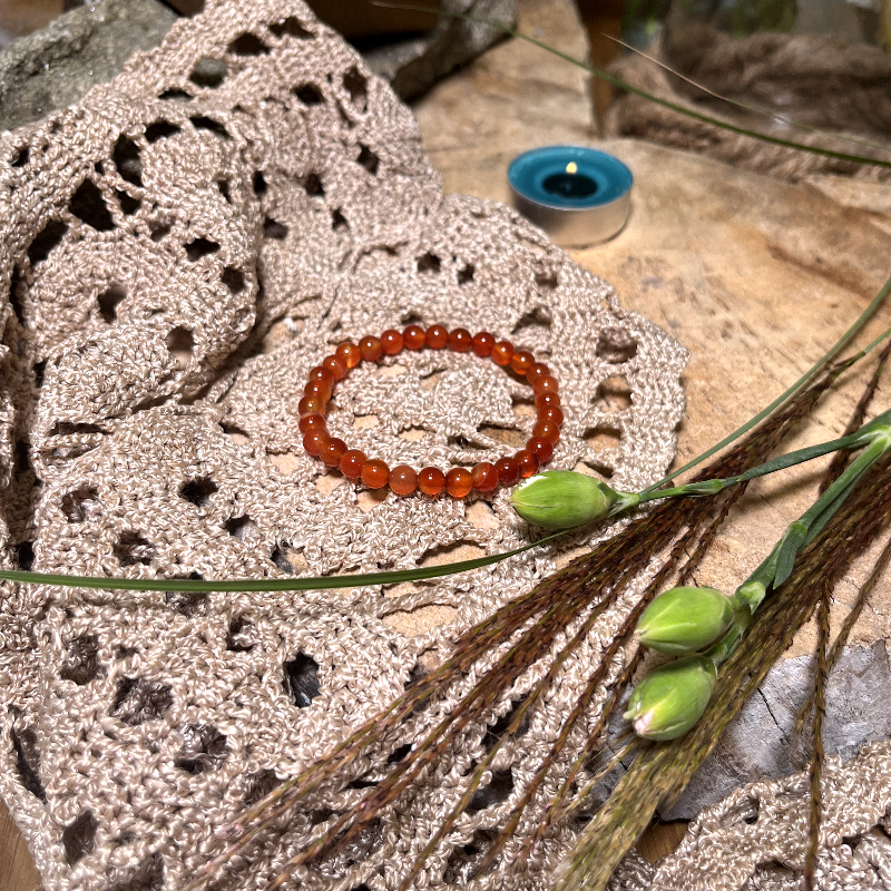 Agat karneolowy - kamień Czakry sakralnej, wspiera seksualność, wyrażanie emocji i kreatywność