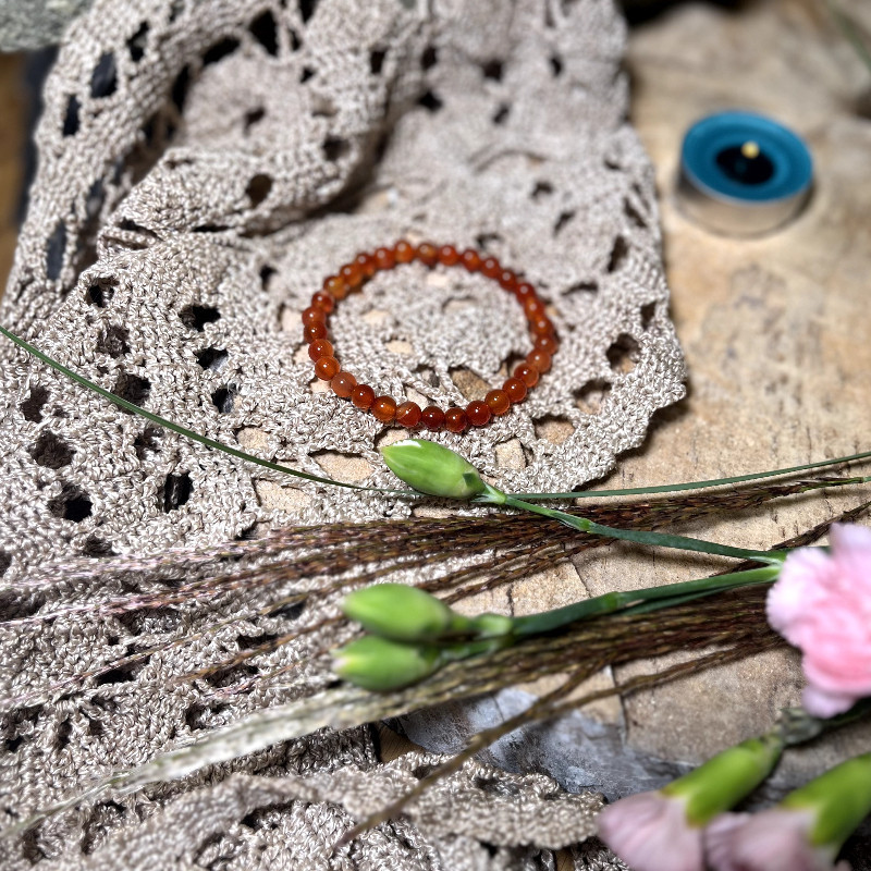 Agat karneolowy - kamień Czakry sakralnej, wspiera seksualność, wyrażanie emocji i kreatywność