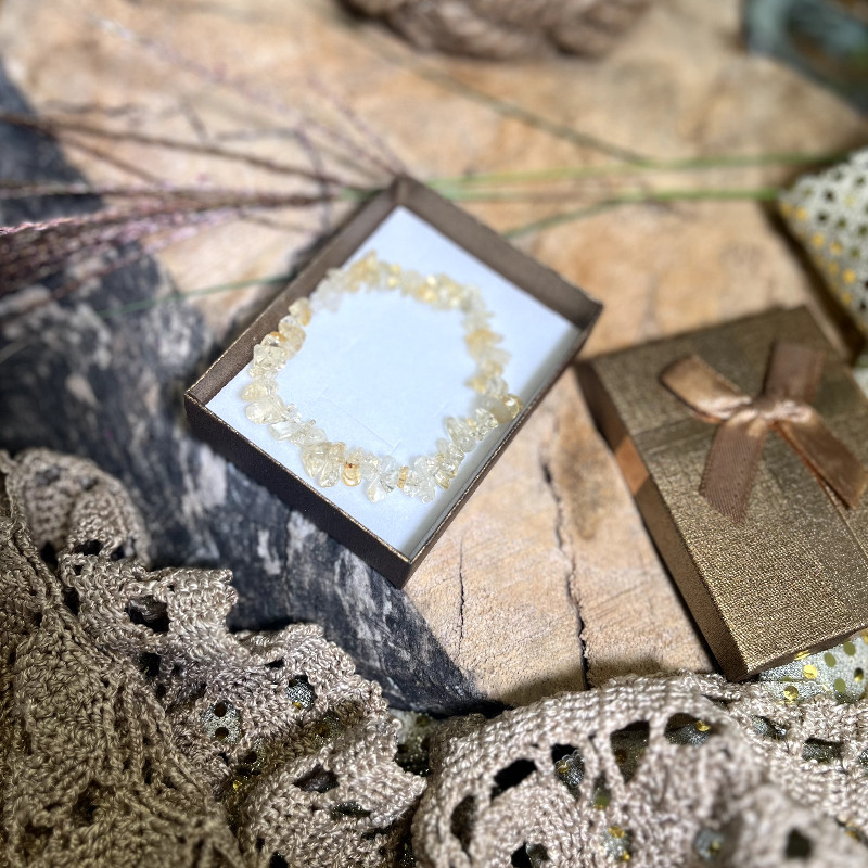 Cytryn - kamień Czakry Splotu Słonecznego, Lwa, Bliźniąt, Wagi i Barana. Przyciąga szczęście i bogactwo