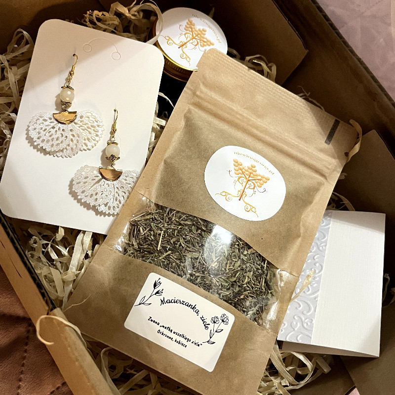 Zestaw prezentowy - herbata ziołowa, bransoletka z kamieni oraz świeca